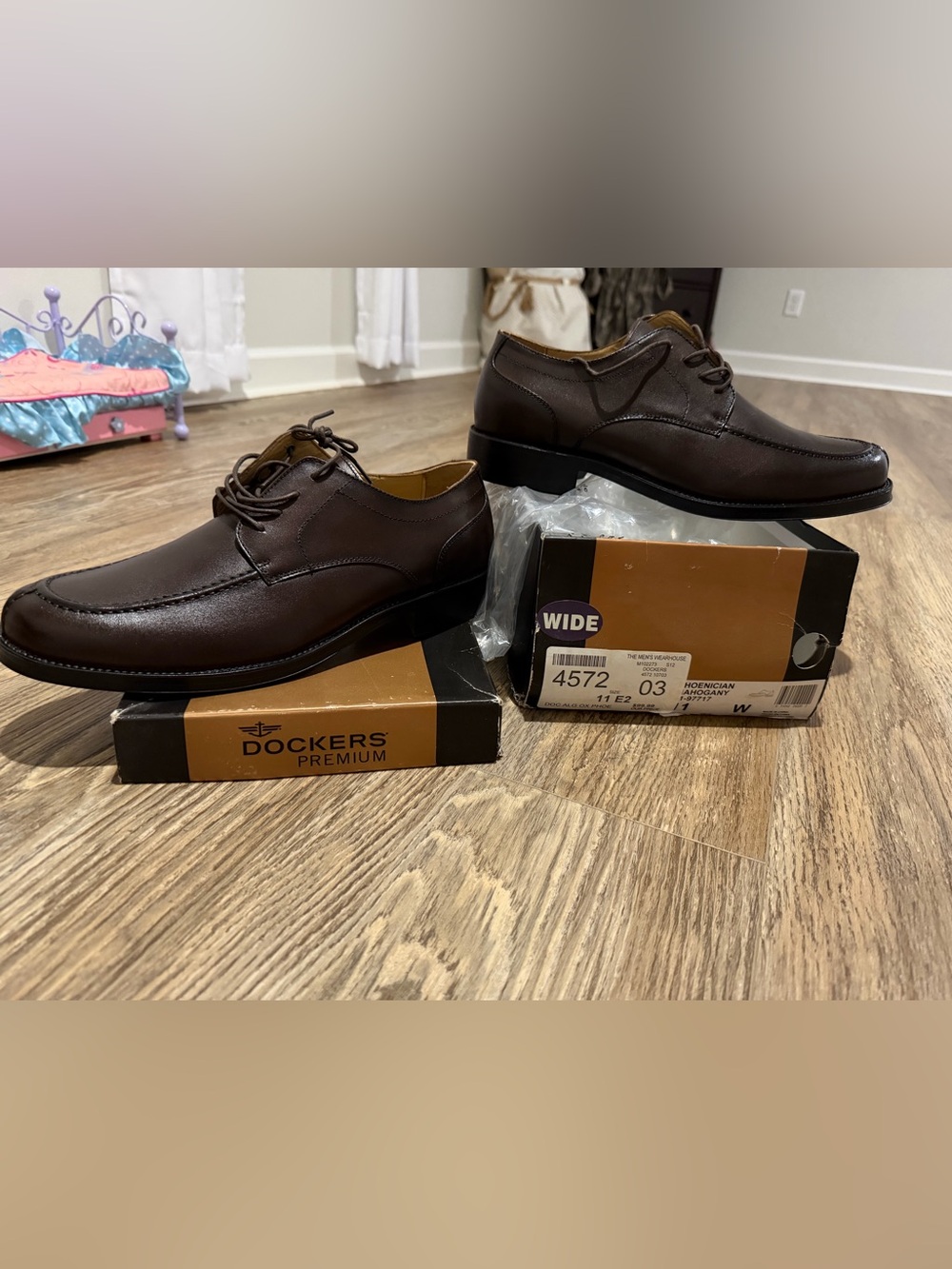 Dockers Premium Mahogony Brown  Leather Lace-Up Dress Oxfords size 11Wide NWT
